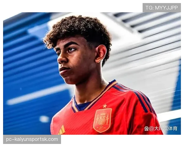 亚马尔 vs 姆巴佩：年龄差下的天才成长路径与即战力对比